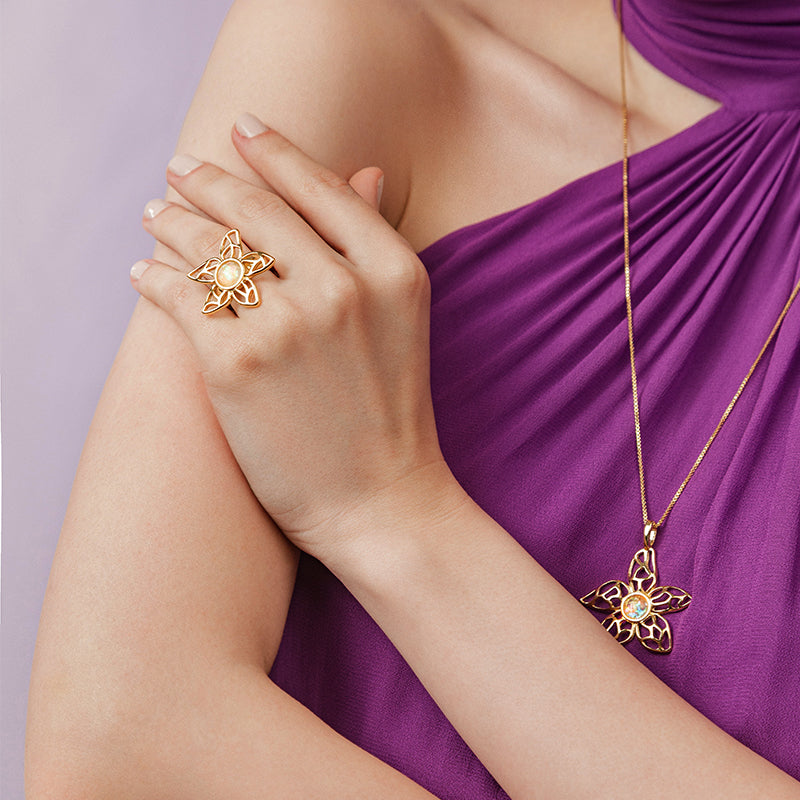 Bague plaquée or avec motif floral ajouré