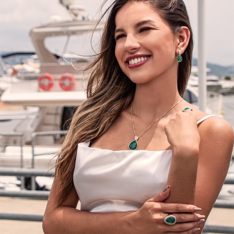 Bague dorée avec rhodium blanc et design organique