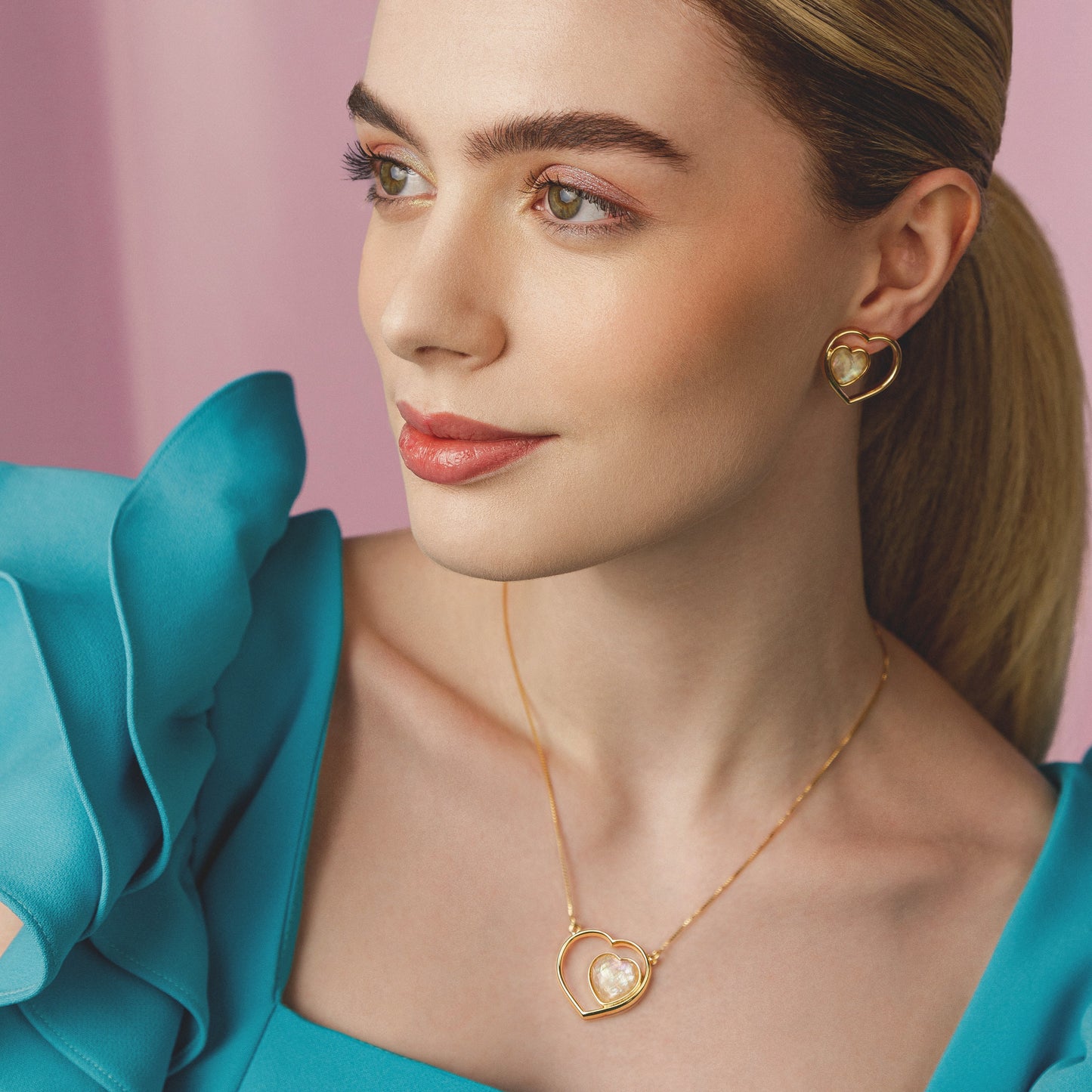 Ensemble doré avec cœur ajouré et nacre