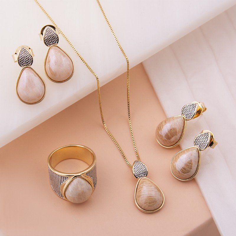 Parure plaquée or et rhodium blanc avec effet nacré