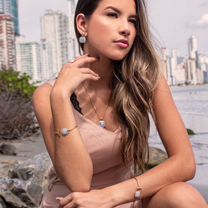 Parure plaquée or et rhodium blanc avec effet nacré