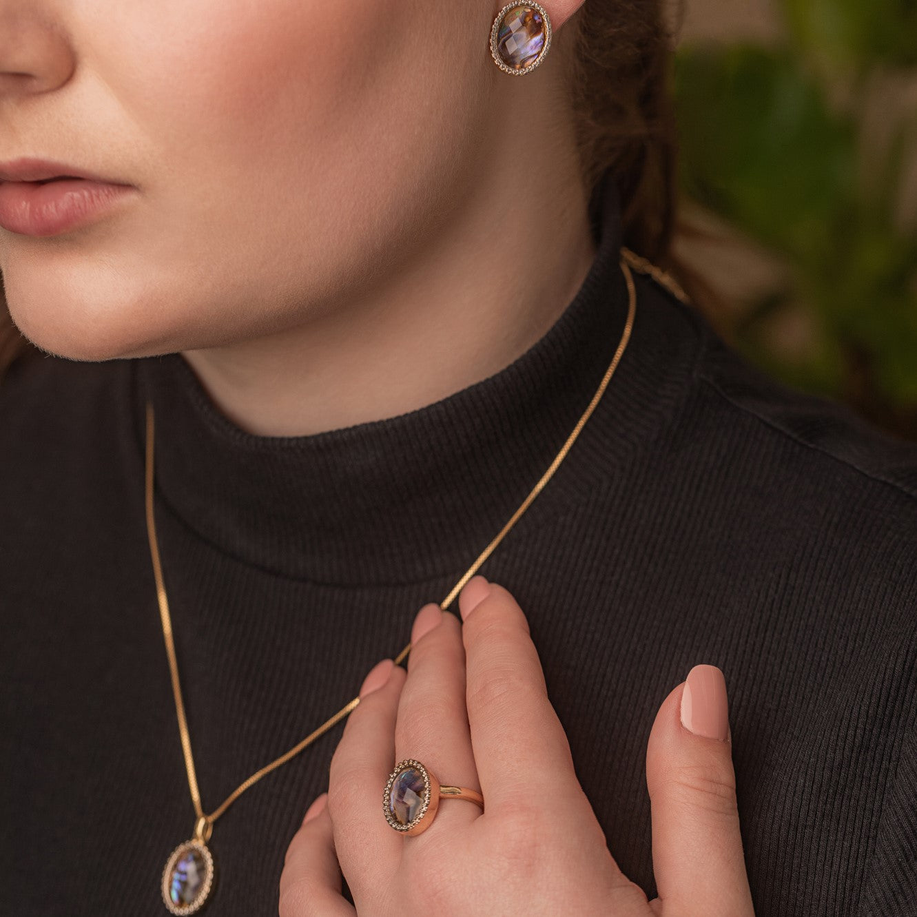 Ensemble doré avec rhodium blanc et nacre