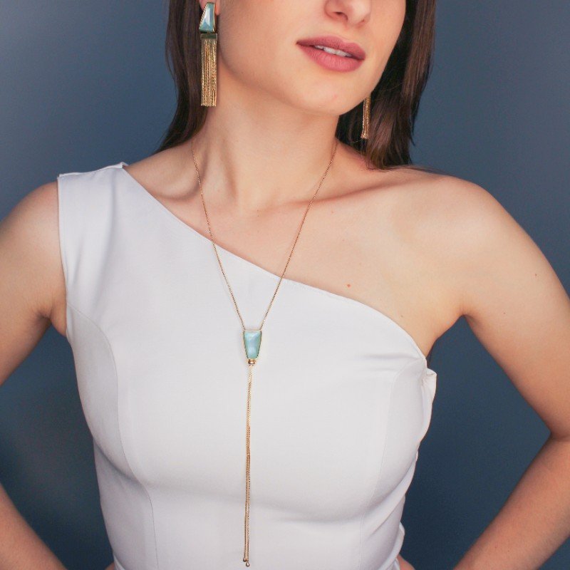 Collier cravate avec nacre irisée