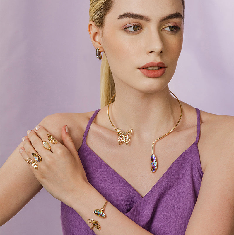 Bracelet plaqué or avec motif ajouré et pierre naturelle