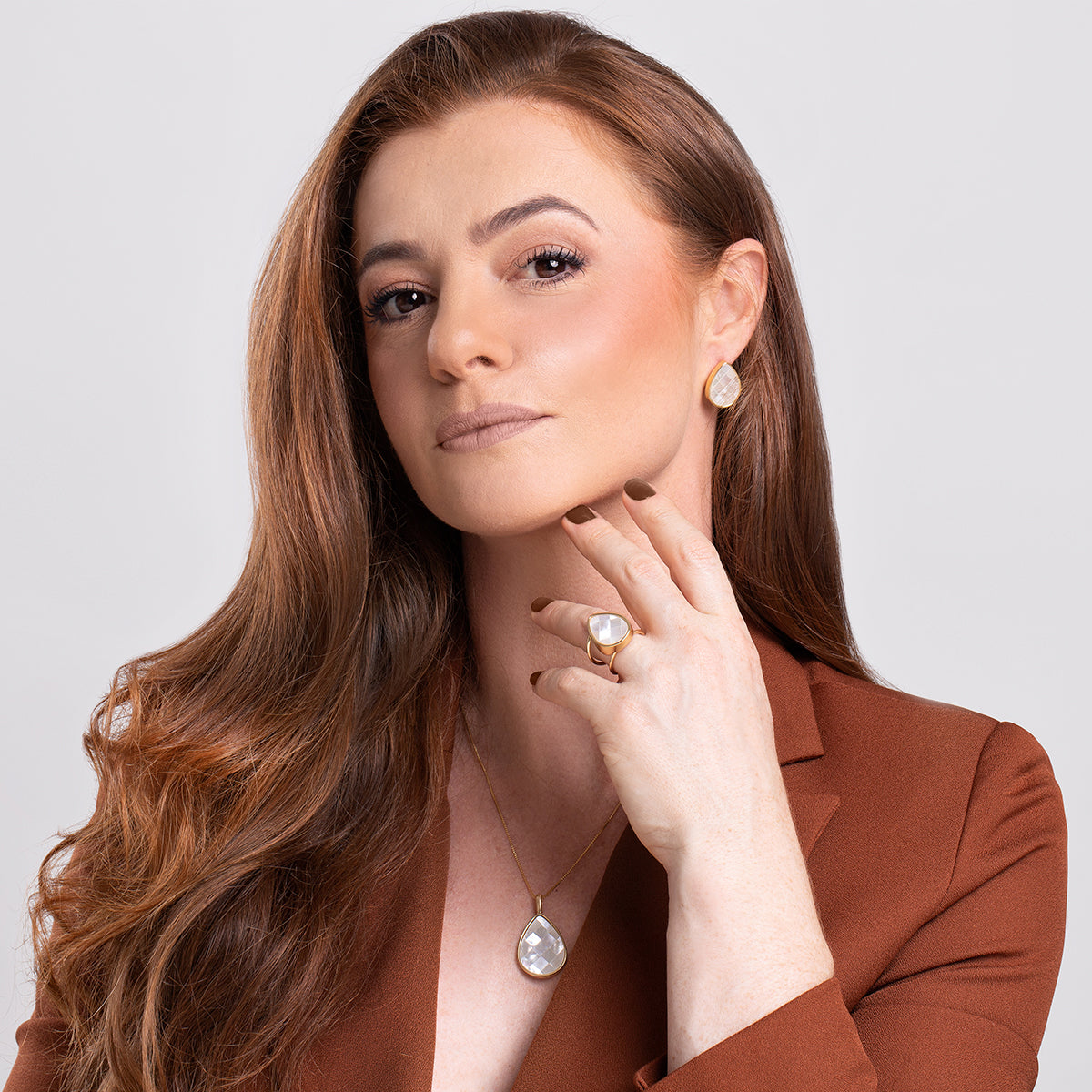 Bague Dorée avec Nacre Facettée