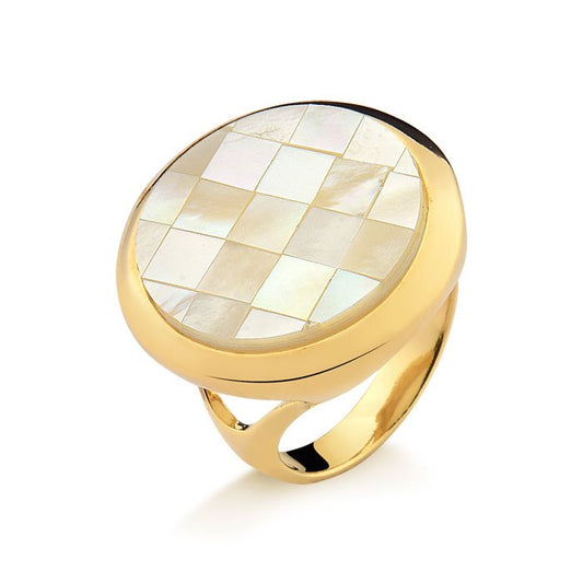 Vergoldeter Ring mit geometrischem Mosaikdetail