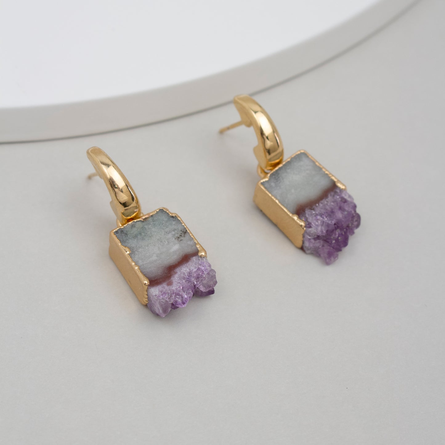 Geode Ohrringe mit natürlichen Kristallen