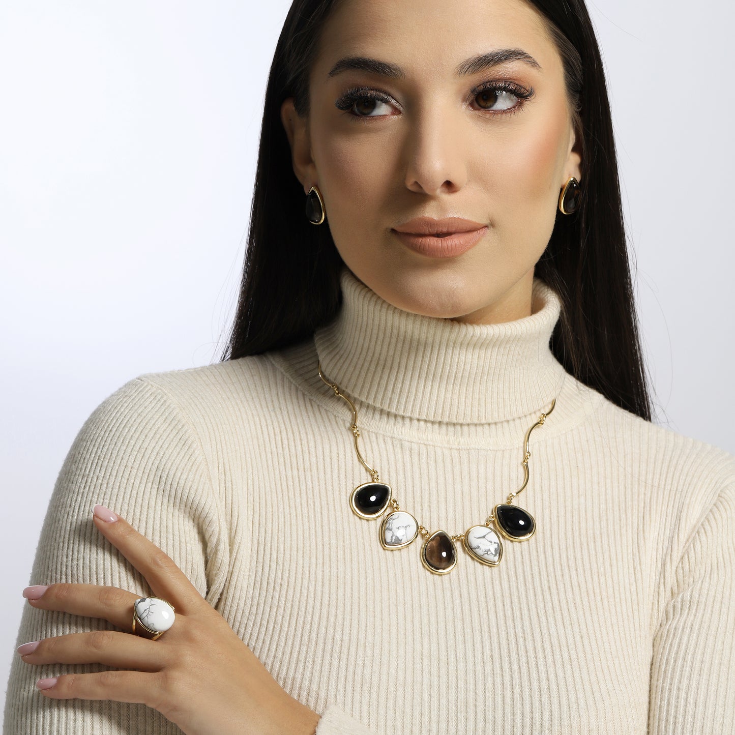 Ensemble Collier et Boucles d'oreilles avec Pierres Goutte