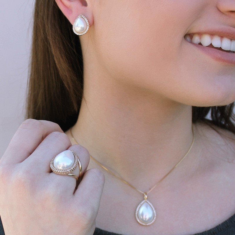 Parure plaquée or avec perle en goutte et zirconias