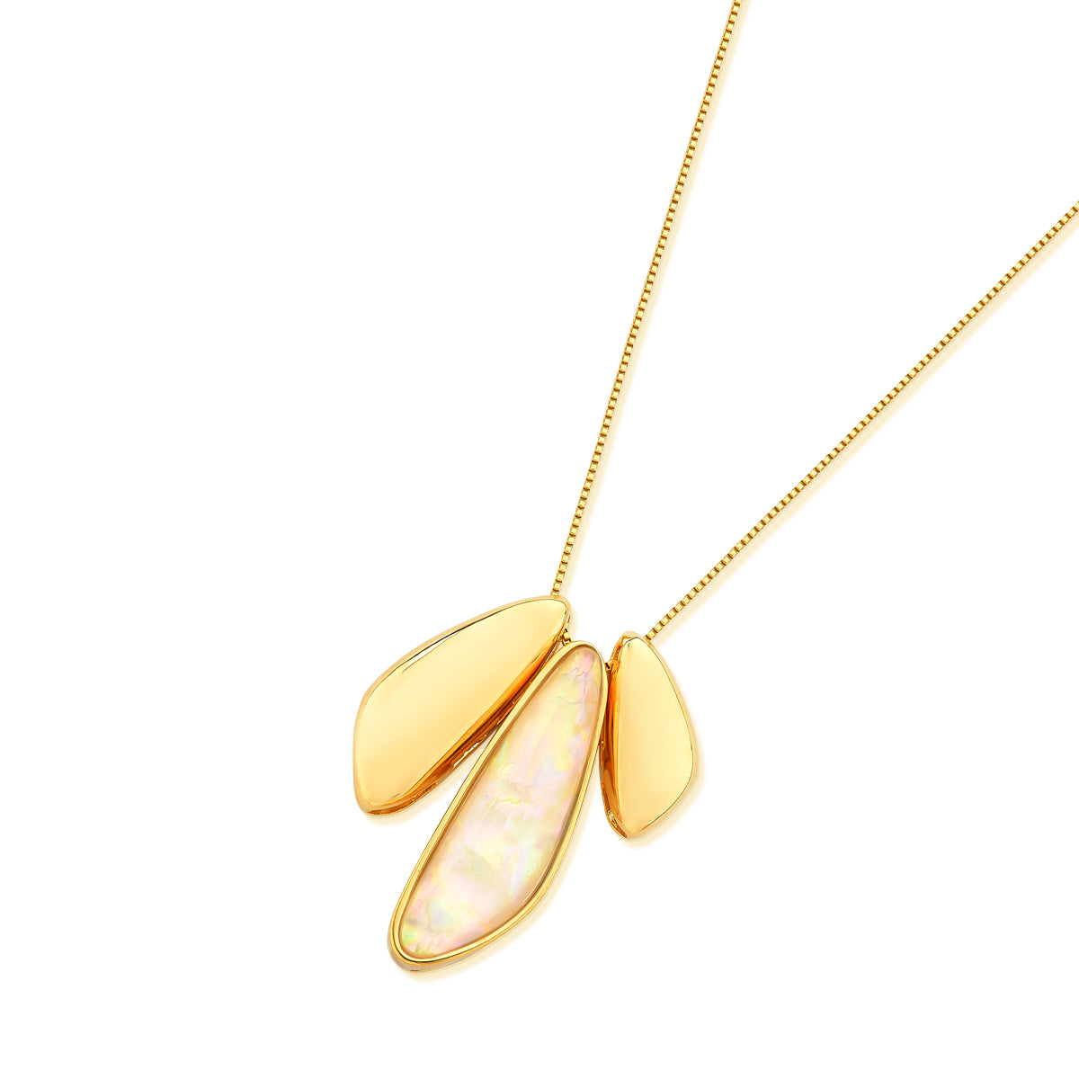 Collier doré avec nacre de design organique