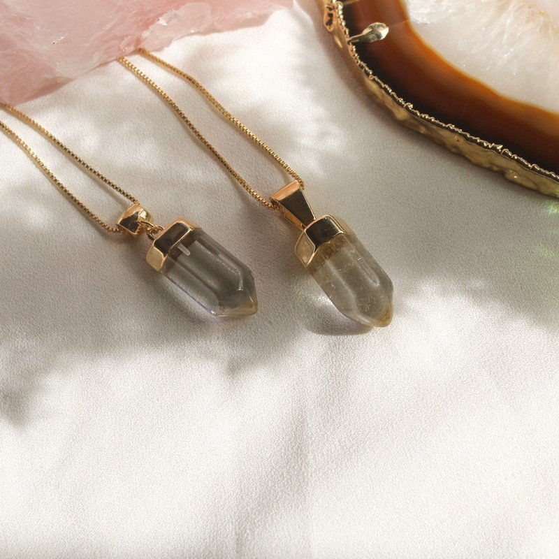 Collier avec pendentif en cristal